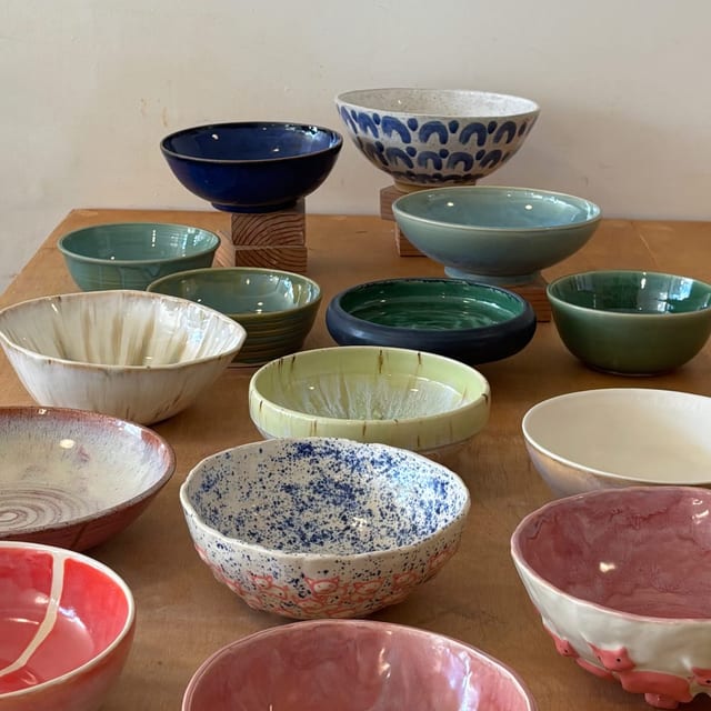 We are THRILLED to show off our amazing donated bowls for @feast_for_all! Big thanks to our studio members and staff for coming together & creating these beauts